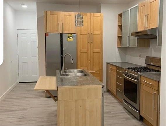 2nd image of 213 Mallory Ave Floor 2