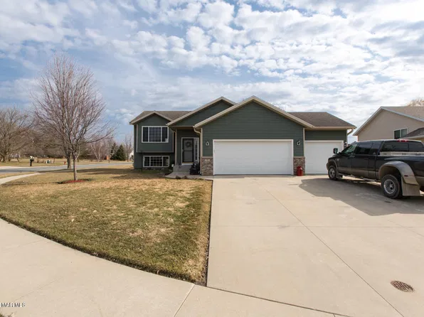 507 Maplebrook Dr NE, Stewartville, MN 55976