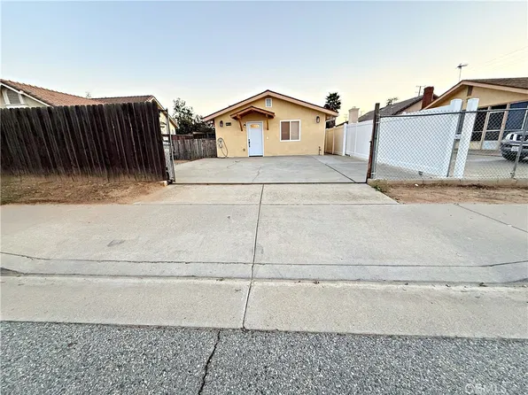 997 4th St, Calimesa, CA 92320