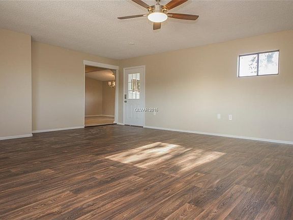 3rd image of 1861 Betty Ln