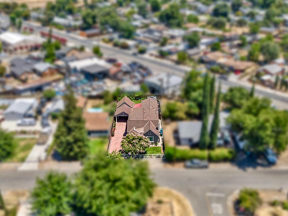 3rd image of 2310 McComb Ave