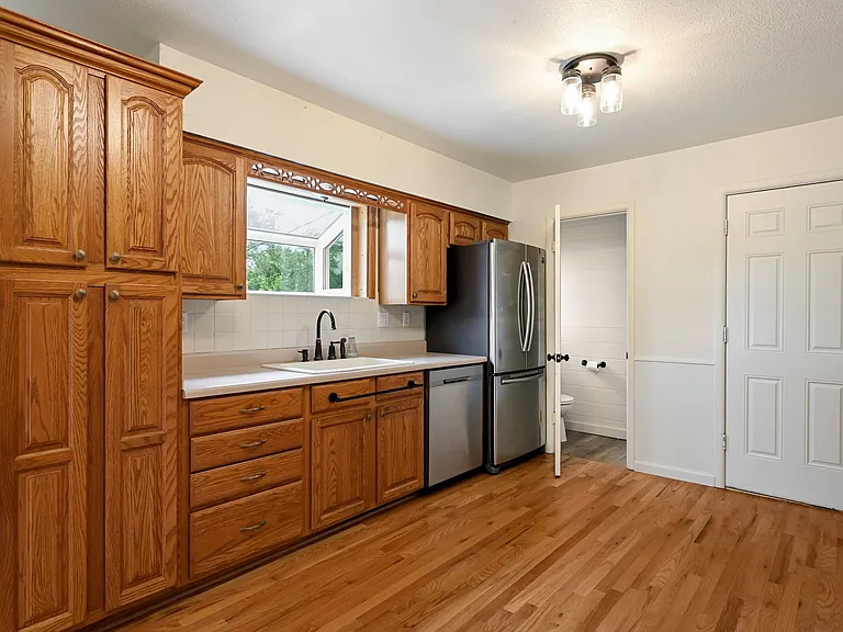 303 SW Pinnell Dr — Photo 7