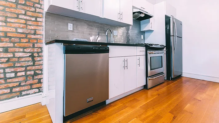 Rented by Nooklyn NYC LLC | media 18