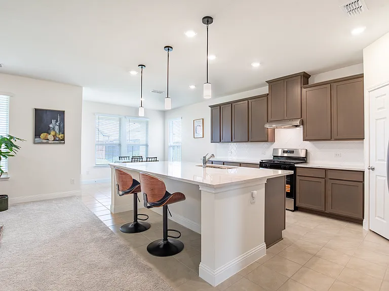 715 Parkside Dr — Photo 8