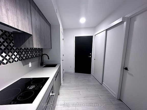 5th image of 5 Lakeview Ave #301