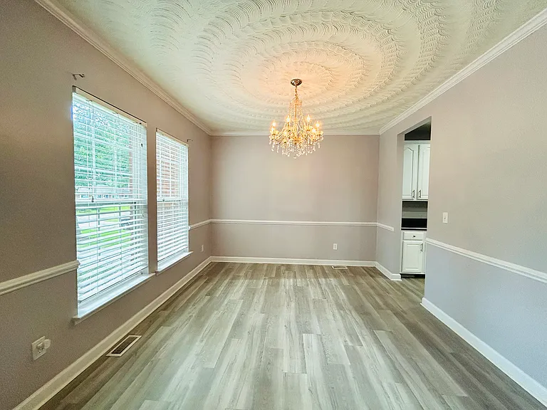 3412 Sale Dr — Photo 6