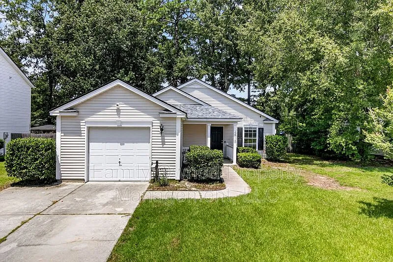 3 bed, 2.0 bath, 1255 sqft, $2,100 — Photo 1