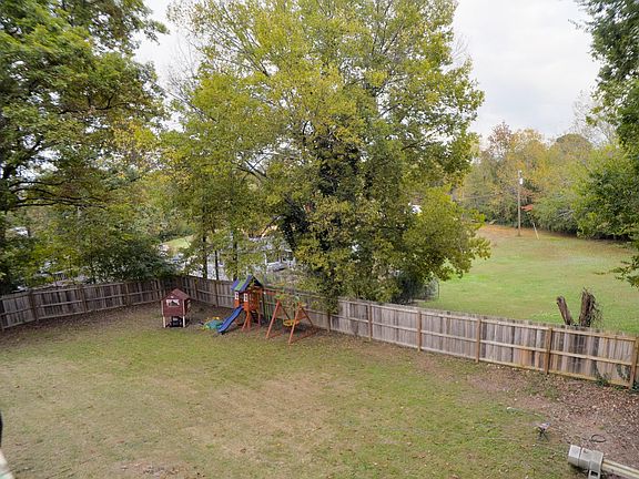 3rd image of 8202 Thornewood Dr