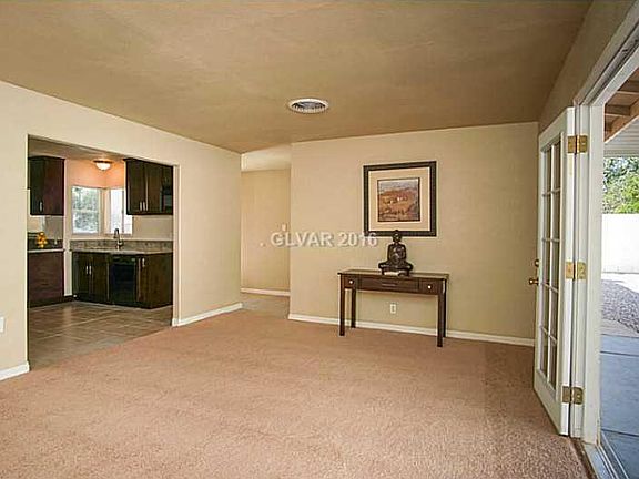 4th image of 301 Ramsey St