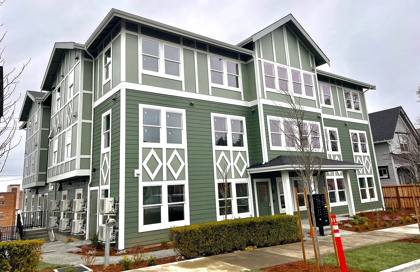 1205 N Garden St — Photo 1