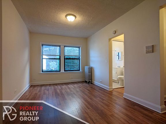 3rd image of 1744 N Humboldt Blvd #410