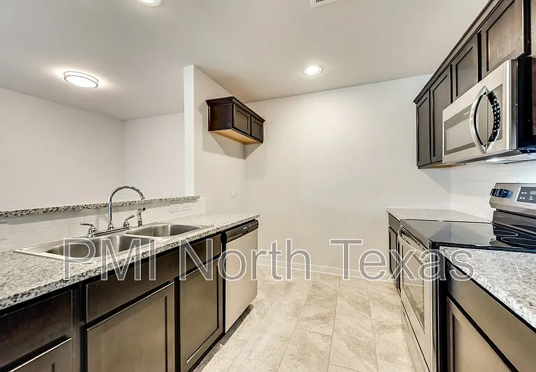 616 N 6th St — Photo 8