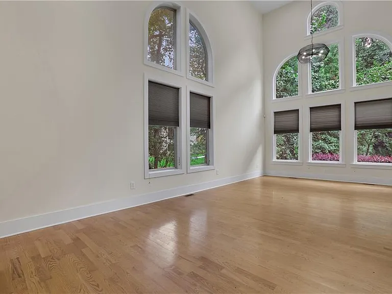 3228 Silver Lake Dr NE — Photo 6