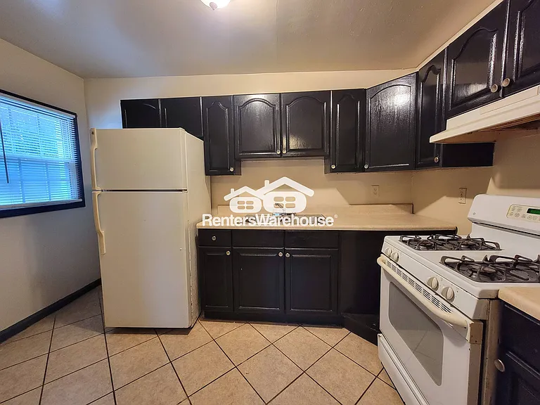 1056 Regent St SW #B — Photo 6
