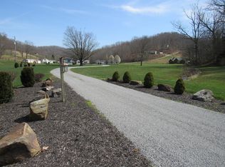 1370 Coal River Rd, Glen Daniel, WV 25844