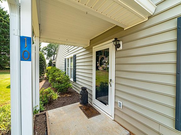 4th image of 1081 Jefferson Oaks Ct #10