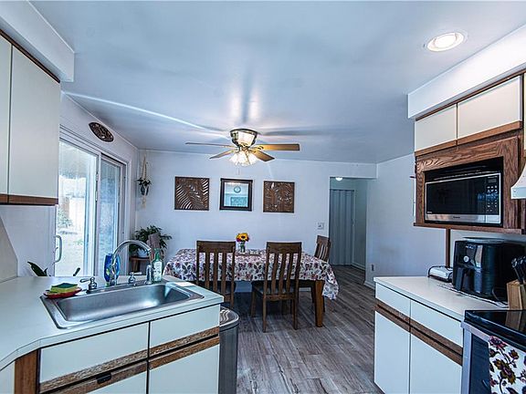 4th image of 38 Meadowcrest Dr