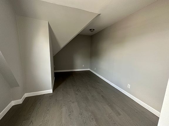 4th image of 905 S 16th St #3E