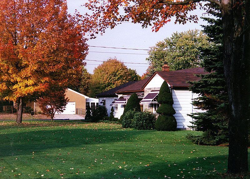 Exterior - Fall
