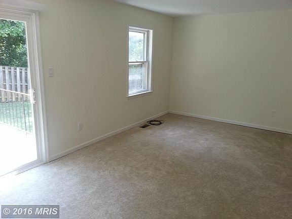 5th image of 272 Fairfield Dr