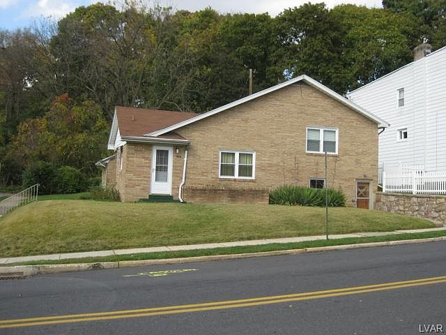 2nd image of 1821-1825 W Union St