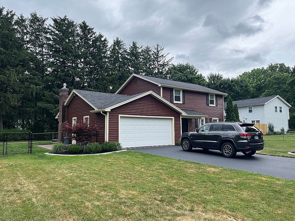 2nd image of 9 Holley Brook Dr