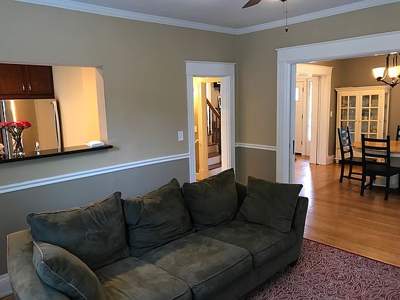 3rd image of 4015 Elsmere Ave