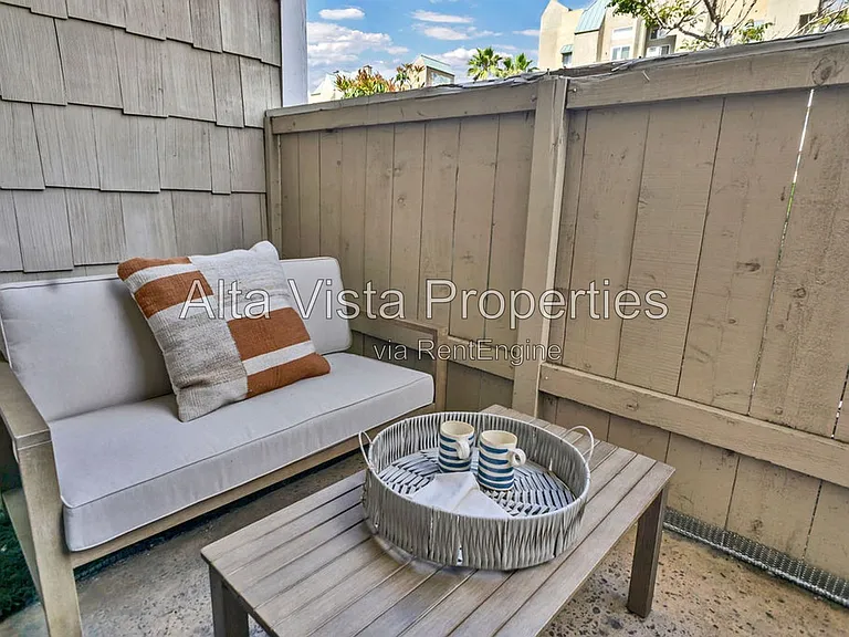 4082 Mahaila Ave #E — Photo 7