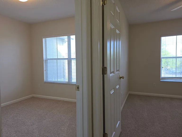 16661 Cedar Crest Dr — Photo 35