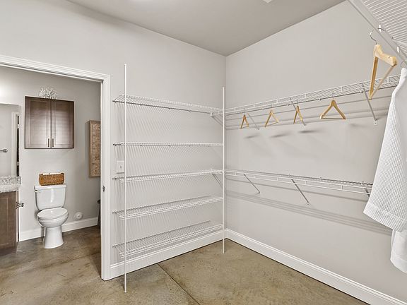 4th image of 5090 Tradeway Dr #1313-313