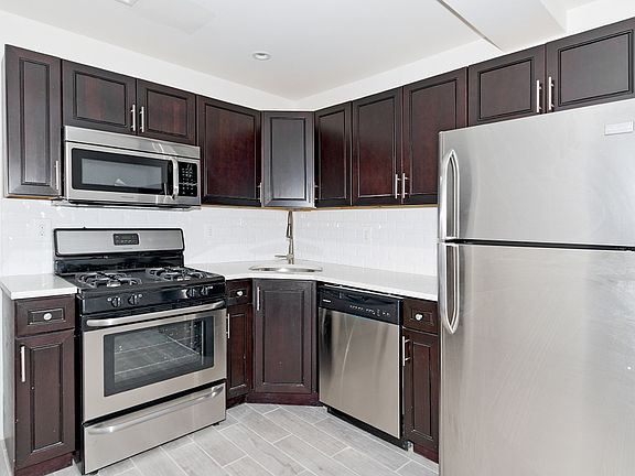 5th image of 1239G Putnam Ave