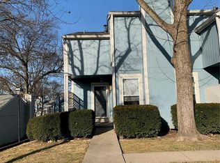 81 Schooner Ln, Lake Saint Louis, MO 63367