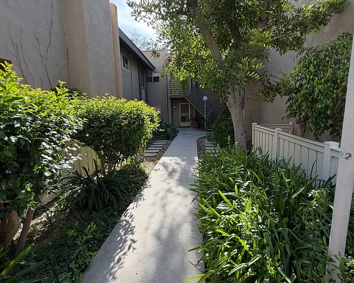 221 Oakleaf Dr #104 — Photo 15