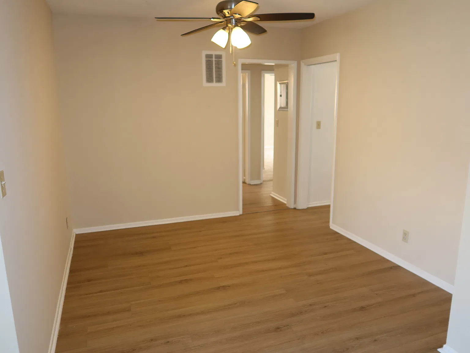 2 bed, 1100 sqft, $2,550 — Photo 4
