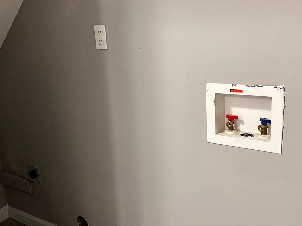 Washer/Dryer Hook Up
