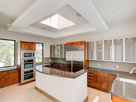 5th image of 2344 Throckmorton St