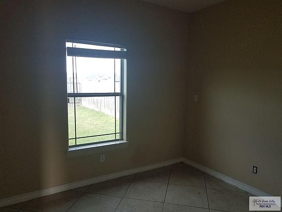 5th image of 7593 Ironwood Ave