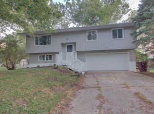 53 Sunny Hill Dr, Orion, IL 61273