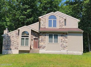 2132 Bedford Dr, Bushkill, PA