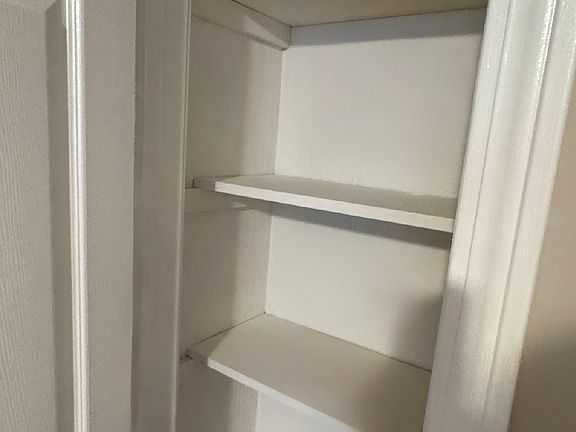 4th image of 18 Nashua Rd #1