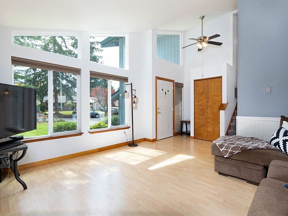 4th image of 10401 150th Street Ct E