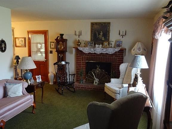 3rd image of 114 Dreaming Creek Dr