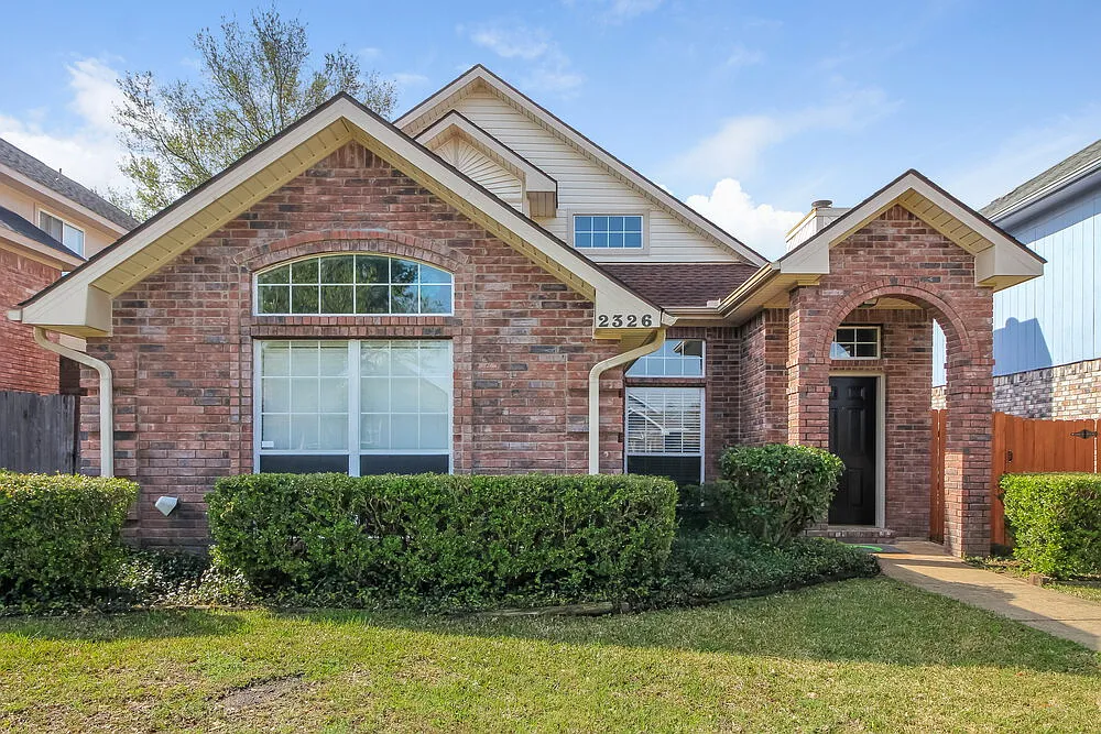 3 bed, 2.5 bath, 1461 sqft, $1,985 — Photo 1