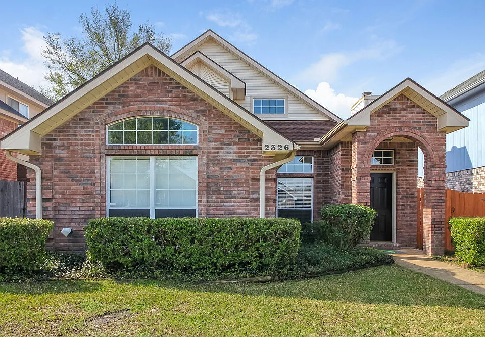 2326 Weatherby Dr