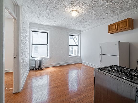 2nd image of 2016 Regent Pl APT 1B