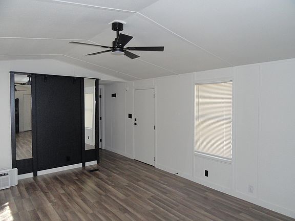5th image of 468 Diana Dr