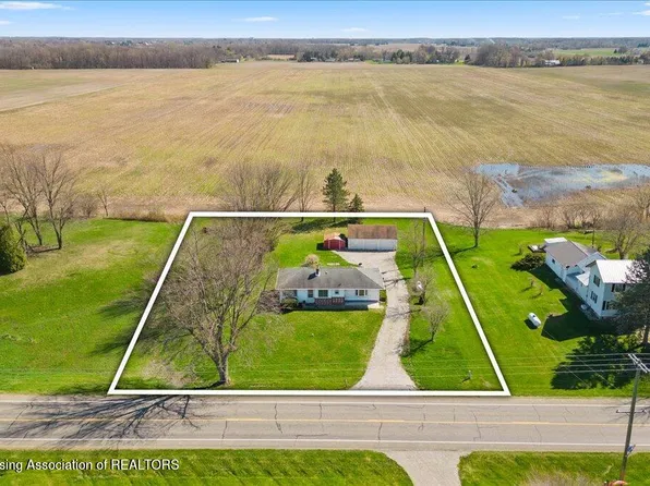 625 W Vermontville Hwy #R1, Charlotte, MI 48813