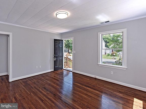 5th image of 4007 White Haven Dr