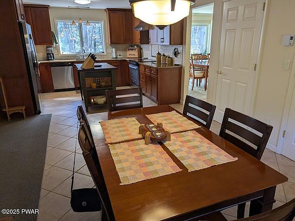 4th image of 250 Wild Meadow Dr