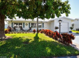720 SW Lake Ct, Boynton Beach, FL 33426